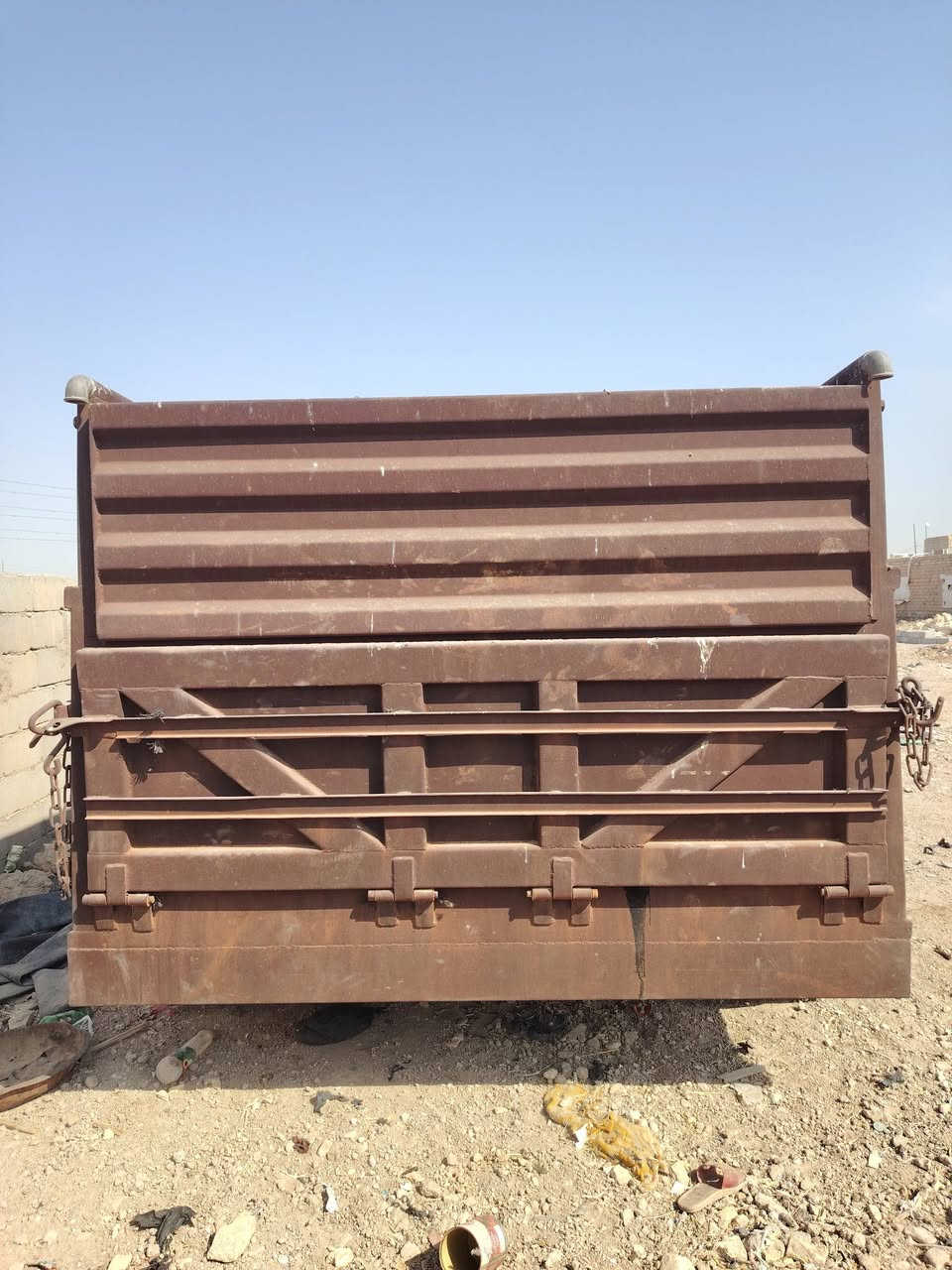 سلام عليكم البيع بدي بردين جديد تفصل طول 4متر او 20س دبل شاصي نضيفه مكان السماوه رقم الاتصال***********

