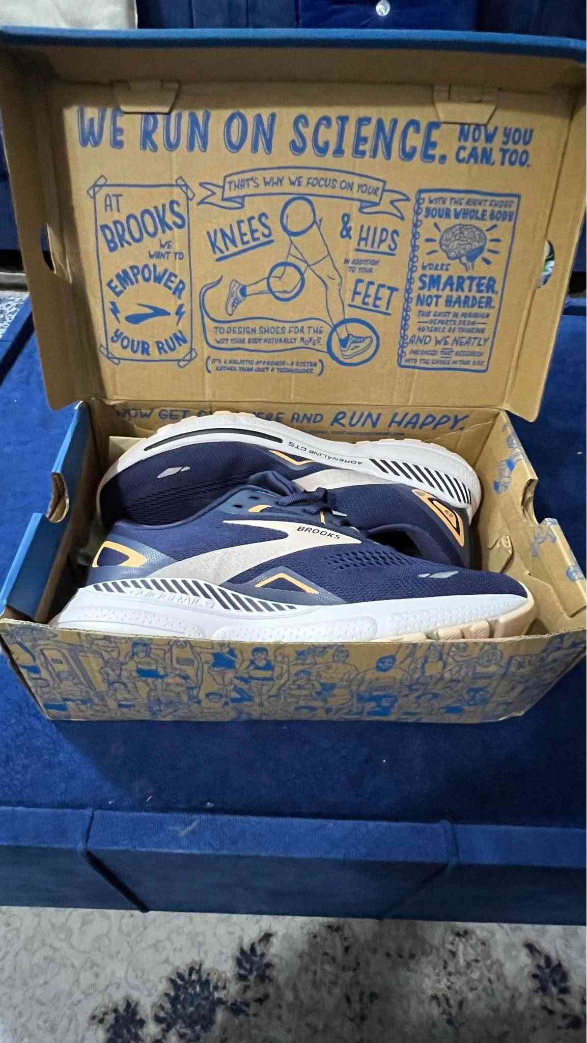Brooks Adrenaline GTS 23 • مقاس 10 (43-44) • جديد