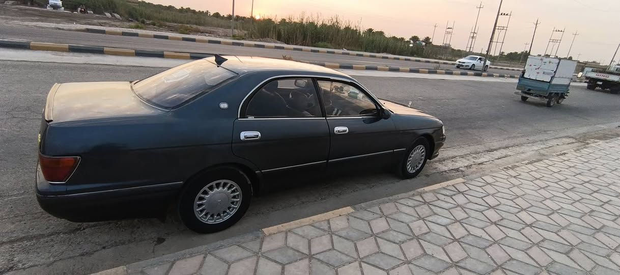 بطه مصبوغه صبغ جماليه منفصل رقمه نجف وبسمي  كفاله  من الكص ونقل جثه حديديه    كرهبايات كله شغاله محركه 3000  غرفته حلوه سياره ما نقصه شي ***********
