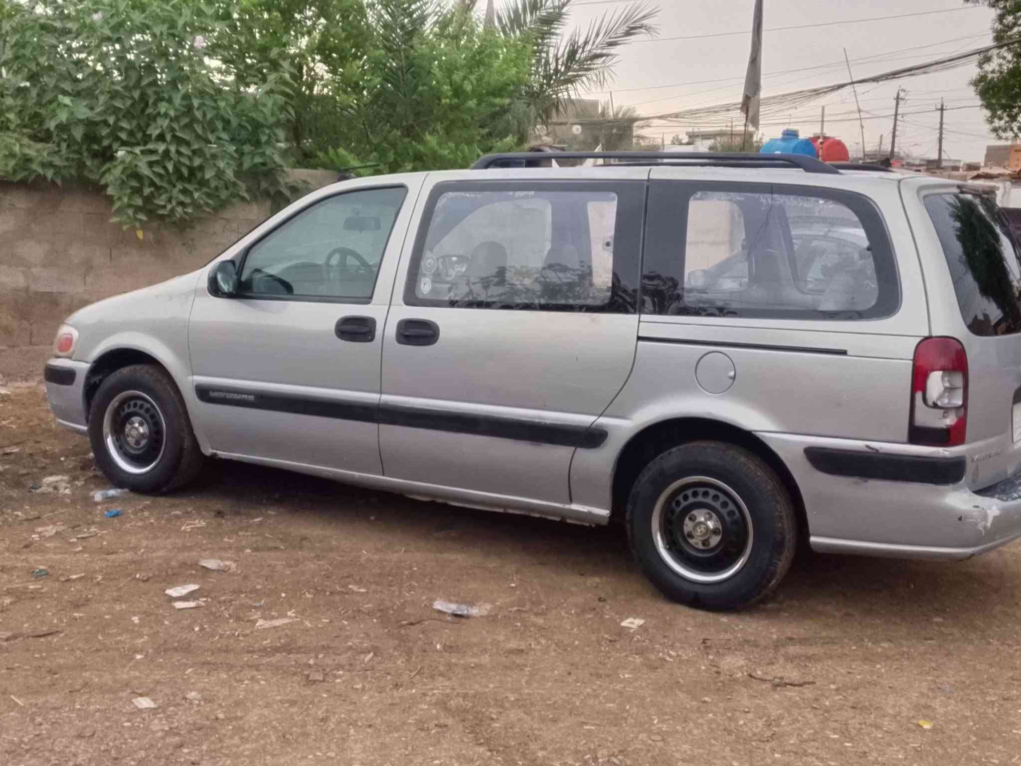 سلام عليكم سياره شوفر ليت فنچر موديل 2000 سياره. حلوه كشرها نضيف تخم تاير كهربائيات شغاله كير نضيف مكينه نضيفه بيها كازكيت بس شغاله تحويل ثاني يوم أبيع سعر 20 ورقه رقم بغداد الماني مكاني بغداد الزعفرانية رقم ***********
