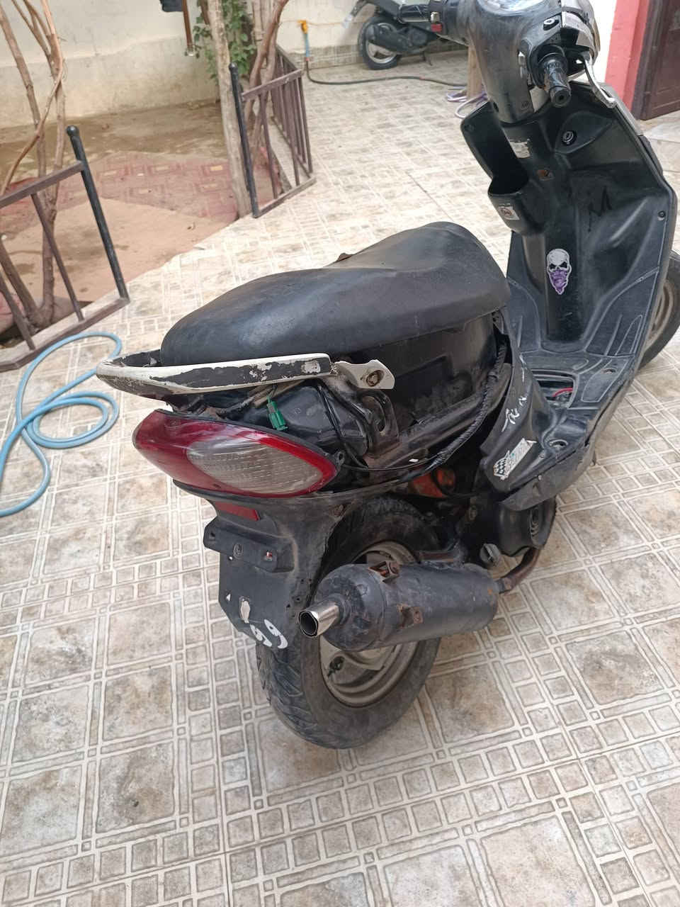 للبيع ماكس قشمه بوشه 49 كهربائيات شغاله سعر 300 كفرات الوراء موجودات بس شويه مفطرات اني موجودات الكفرات🔥*********** كفرات موجودات اني فاتحن مفطورات
