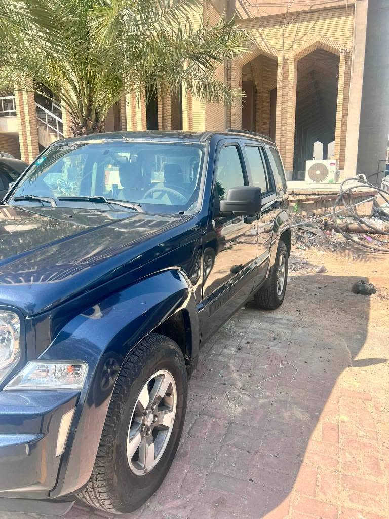 جيب لبرتي 2008 مصبوغه عام للجماليه 
حادثها جاملغ وباب السايق واعندي صور الها قبل الصبغ تبريد شغال فوول كهربائياتها بلادي مملعوب بيها 
السعر 70 رقم بغداد السيارة صدر امامي خلفي جديد كير مكينه كفاله تبريد ثلج مابيها اي نقص العنوان بغداد *********** بغداد, العراق
