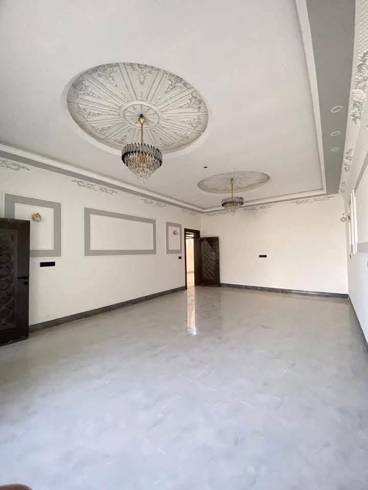 السلام عليكم دار للبيع السعر ( 210مليون فقط💰)
بتكريت حي الديوم بمنطقه 14 ألف خلف ماركت🛒
الزوبعي مباشر قريب ايضاً من الأسواق المدارس🏣  
مساحته 300متر الواجهيه 10متر والنزال 30متر📐 
بسنتر الديوم شارع 15م صدته المرغوبه لكركوك🏘️
غرف نوم 5 أستقبال واسعه مطبخ واسع حار وبارد🚰
صالتين فوك وجوا بالأضافه كراج مناور وحديقه🏕️
الواجهيه حجر(حلان🪦)السقف سحب مغربيي🪟
السطح شتايكر نظام غاز دفن وتأسيس كاميرات🎥
موقعه جداً راقي ومميز بنص السكن والخدمات☑️
قريب على المدارس والأسواق والسوبر ماركتات🛒
قريب على كلشي ايضاً الجوامع وملاعب كره القدم⛹🏼‍♂️  
طابو سكنيي صرف تحويل مبااشر بأسم المشتري📜
ملاحظه: التعامل لدينا مع صاحب العقار مباااشر✍🏾
أو الأتصال مباشر وحياكم الله:***********
