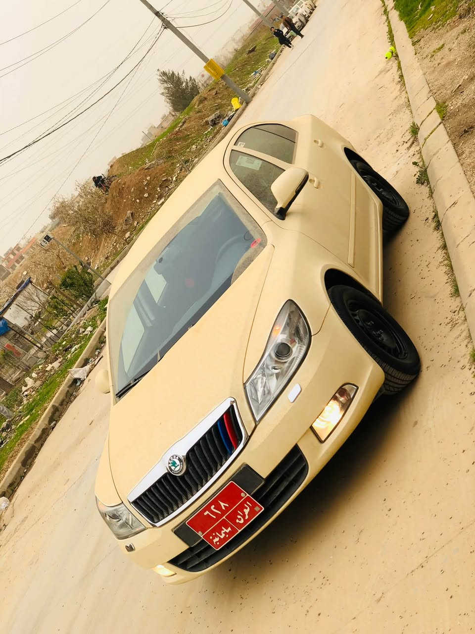 Skoda octavia 
Model 2013 
سکۆدای مەکینە ١٦ گێرعادی سەیارەکە هیچ بۆیاخی نیە  و نمونەیە لە جوان و پاکی ٤٠٠ هەزار ڕۆشتووە و گێرو مەکینەی بیلادیە 
هەرکەس ویستی مەسج بکات ***********
