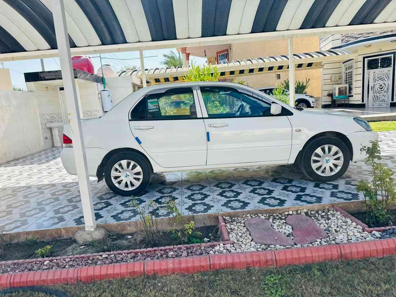 ٢٠٠٩ محرك لابخار ولا مفتوح ميكانيك جديد بيهه صبغ باب خلفيه وهلالات خلفيه ماشيه ١٨٠ 
***********
السعر ٨٣
