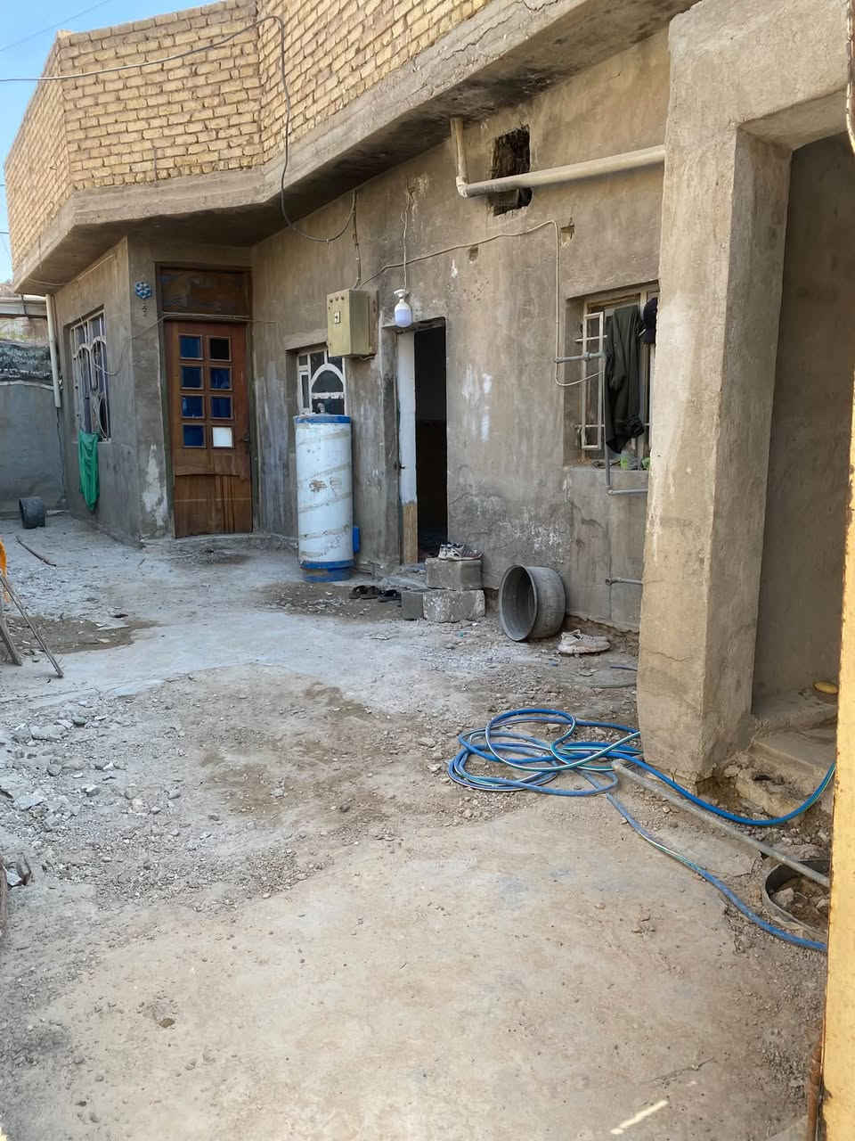 السلام عليكم بيت 200 متر ركن سبع قصوريمين المشروع
‭***********‬معروض 65 وبي مجال كامل خدمات باقي بس تبيلط
