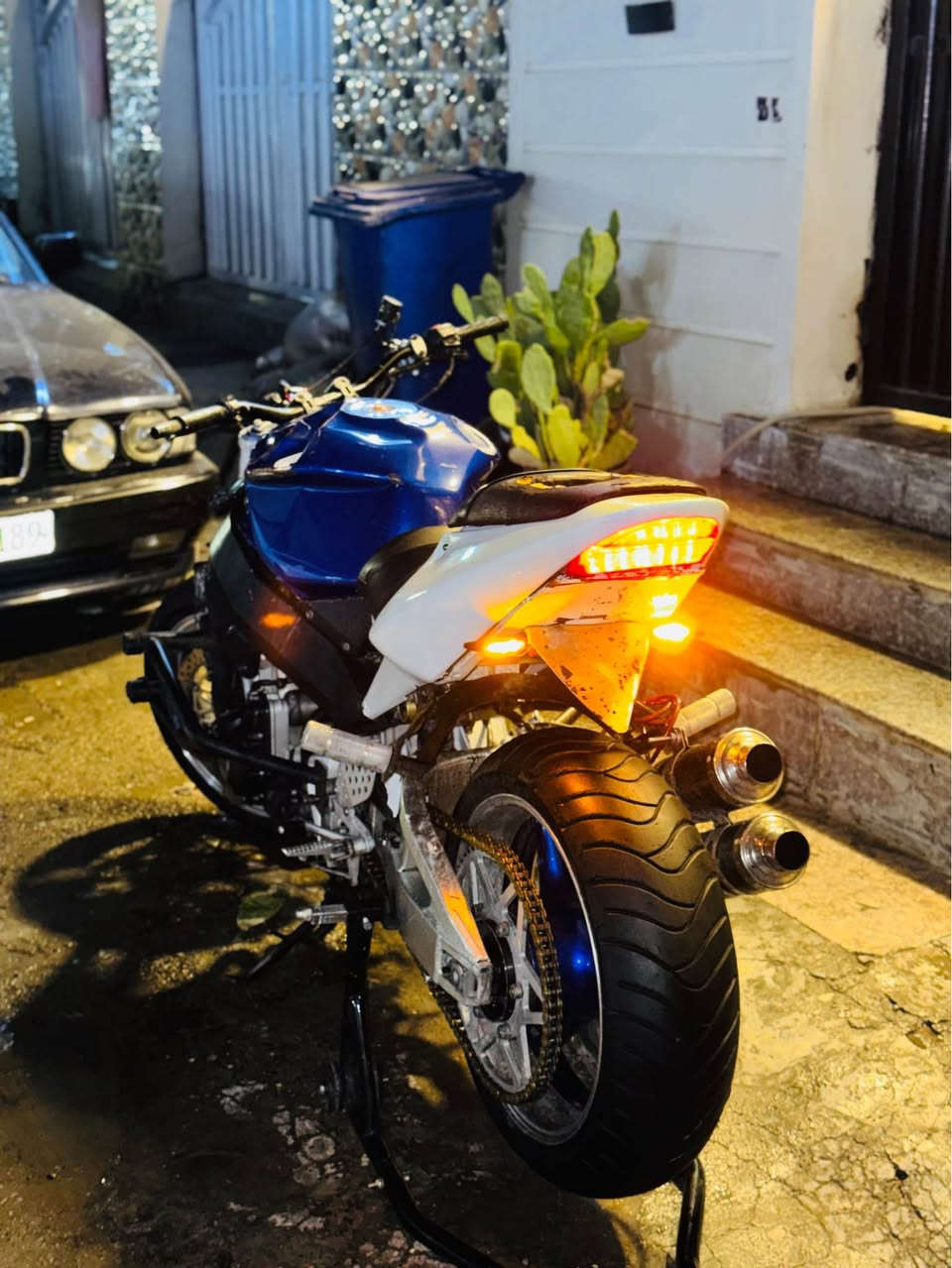 CBR 954 RR دڤل رياضي للبيع مال لعب عليها هدرز ودبل اكزوز وتطواله مال اكزوز كلچات رياضي عنبار بريك امامي برمبو البريك الخلفي 3 فچوج بكره مال لعب اصلي زنجيل 
جديد الدراجه خير من الله بس بيها نضوح ومالحك اسويها الدراجه سعرها 2.2500/// ملونين وربع
 رقمي 
 واتساب فقط ***********
مكاني بغداد الغزالية St Andrew, Surrey
