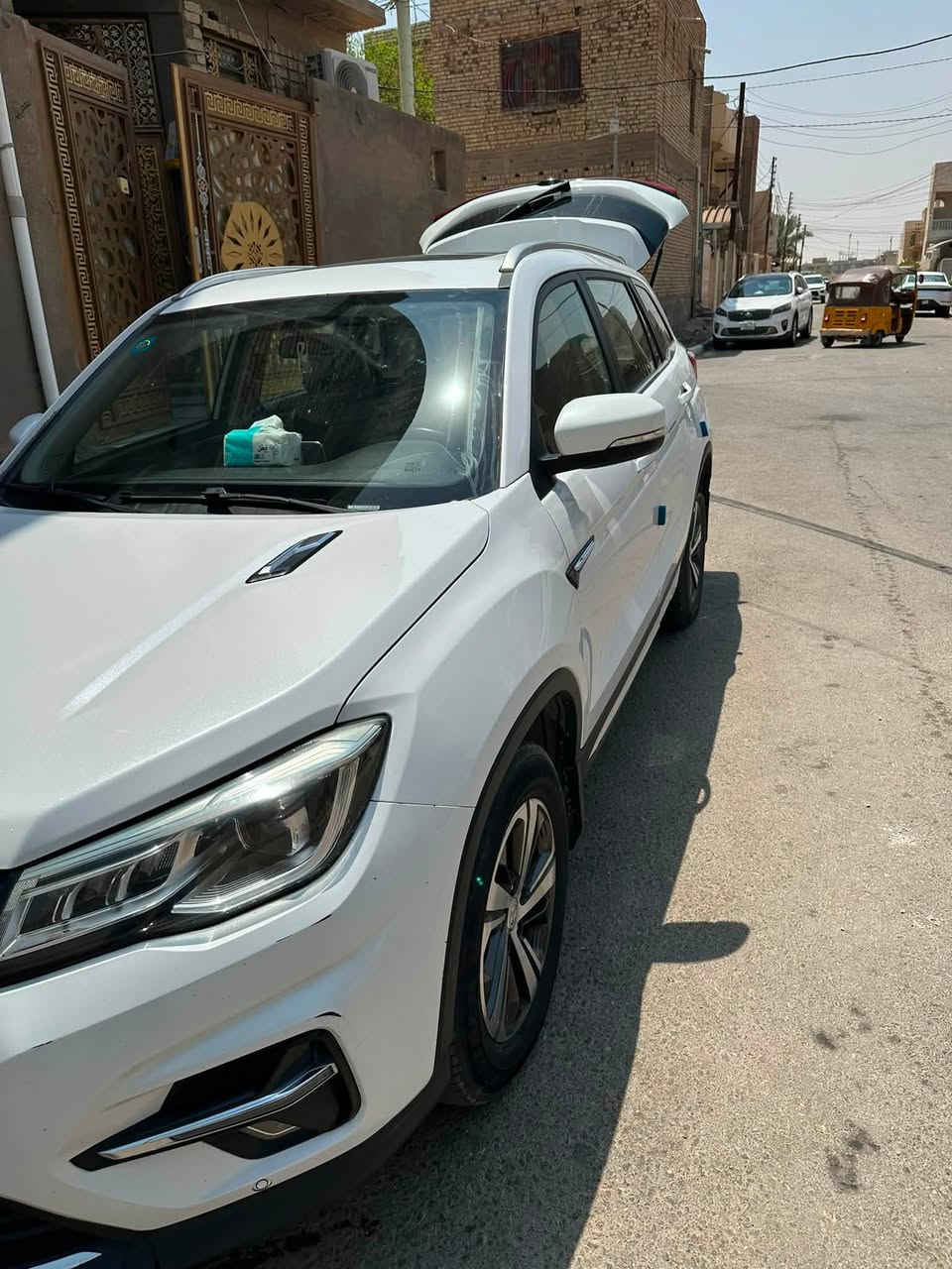 سلام عليكم
شانجان سي 75 مديل 2019  المكان كربلاء 
الرقم بغداد دولي وباسمي
المواصفات 

مري شفط واشاير بلمري 
حساس امامي خلفي 
كامره خلفيه 
قطعتين تبريد 
شاشه لمس اكثر من وضعيه للقياده
الوان ابيض 
السياره بصمة 
السياره نضيفه واستخدام بيت وحلوة 
التواصل على الرقم 
معروضه ب20 مليون عراقي 
***********

