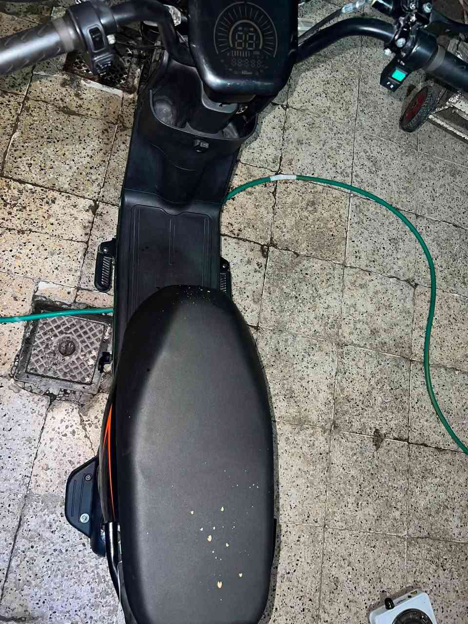 السلام عليكم من رخصة الادمن 
ماطور شحن حجم 14  للبيع فقط بي 5 بطاريات 🔋 كلو شغال اشارات البك مالو لايت الماطور جاهز مابي اي نقص  الماطور كدام العين يحتوي على اربع نمر بي بصمة وسويج  الماطور موجود الموصل حي سومر السعر 225 بي مجال بسيط او اتصل على الرقم ***********
