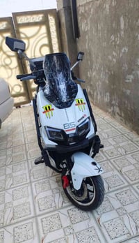 6 بطاريات كبار كرافين .  نظام 4 سرع .  نظام رجوع لخلف R .  نظام P.  دب...