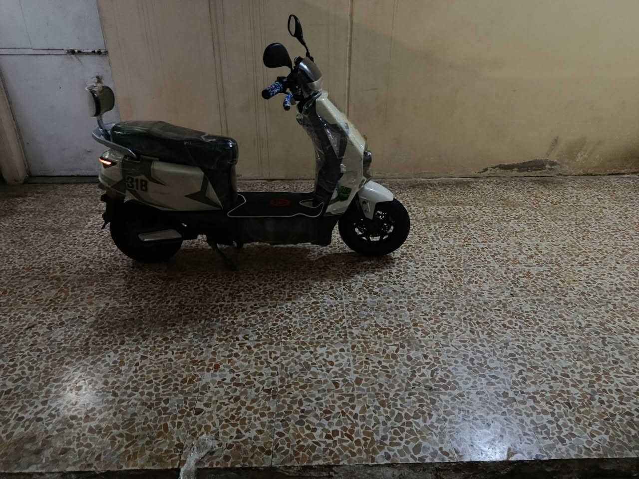 هاذا المطور للبيع مستعمل 50 يوم واريد ابيعو سعر 600 وبي مجال للتواصل اكذر هاذا رقمي ***********.    وهذا الاسيه ***********
