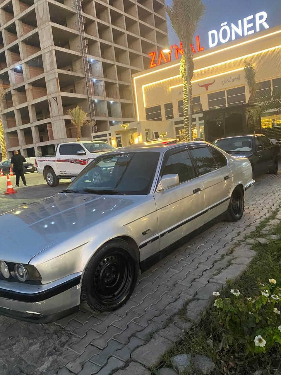 سلاو بيئم موديل 1993 مه كينه 520 كبس گير ومكينه به شه رت ته قه و ره قه به شه رت سياره كه زور خاوينه بي مه سره فه ره قم فحص موقت بغدايه واجيهه يه بي كيشه مالي مه ده ني وشت به شه ره ت سه نه وي اوراقي له گه له 
سعر١٩معامەلە مشتري ني تيل مه كه له گه ل ريزه م ❤️
***********واتسابي له سه ره
