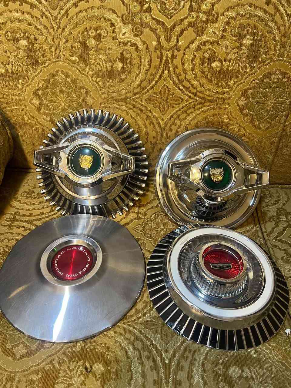 للبيع او مراوس  اصليات ٤ قطع مكصوصات على تكتك
