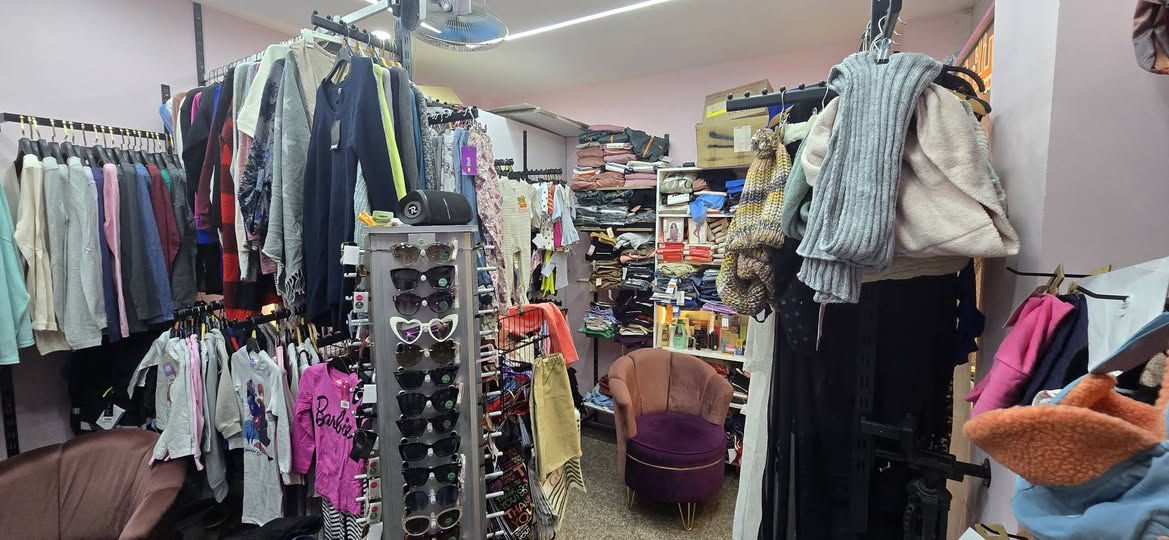 المحل للبيع  العنوان بغداد الطوبجي تقاطع الفراشه كامل من كل النواحي وشغله الحمدالله وباقي التفاصيل الأتصال على الرقم
***********
