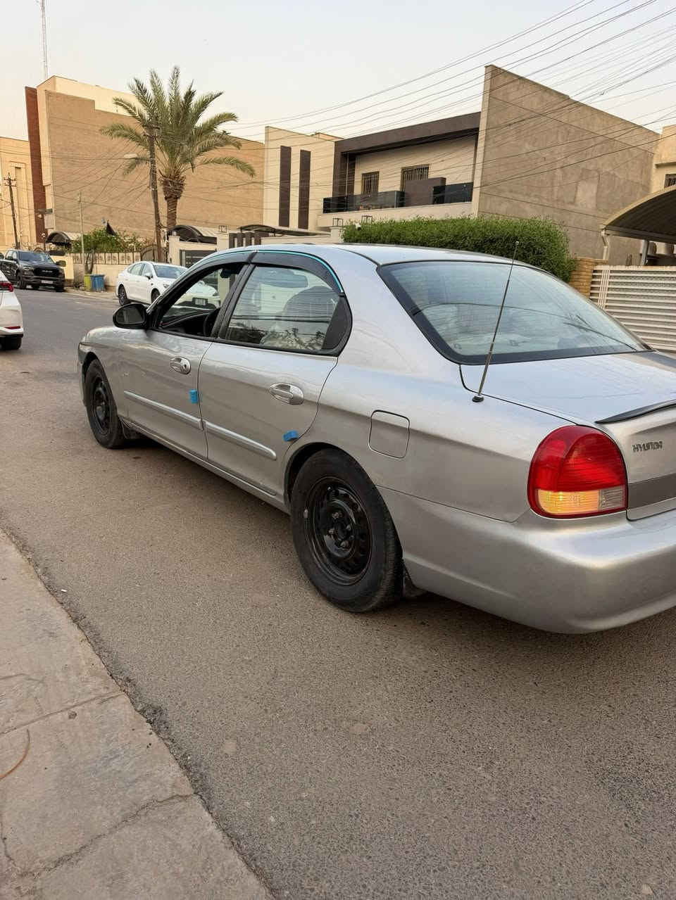 للبيع سوناتا موديل 2001،،،صبغ عام. تبريد ثلج. كير اوتو. محرك اربعه سلندر. سياره كلش نظيفه. داخل نضيف رقم بغداد سبب البيع عندي بناء سعر 55 بيها مجال مكاني بغداد كراده رقمي ***********
