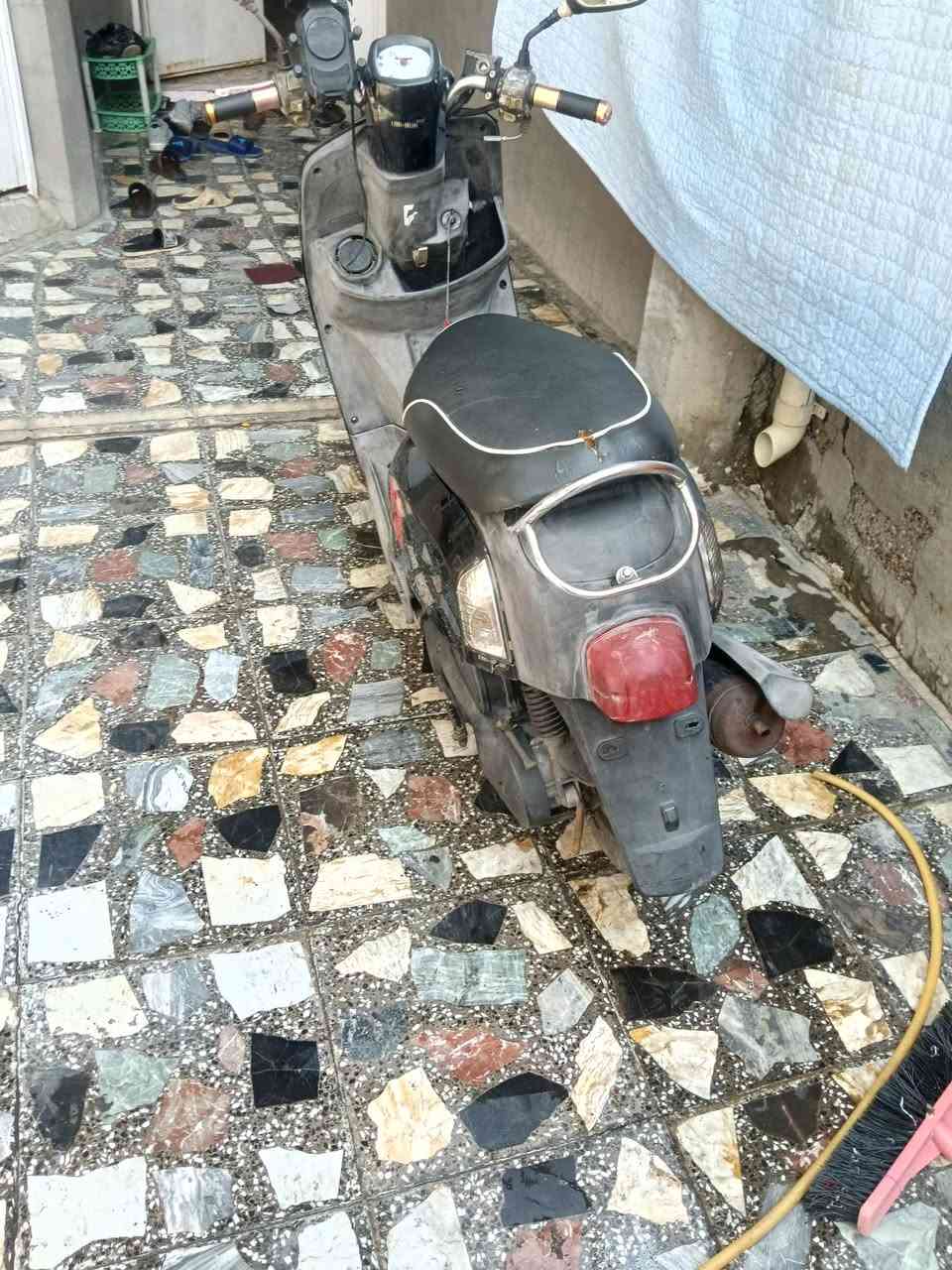 السلام عليكم
دراجة ماكس بوليس للبيع نكرة سلف وهندر بكل وكت مكينه ناعمة دراجة بيهة كابريته تجاري وسلف تجاري فقط كفرات شوي تعبان ونصبه شوفة عينك ونقصهة ستان تعليك وبنز بريك خلفي سعر ٥٠٠ مكاني مدينة الصدر 
***********
