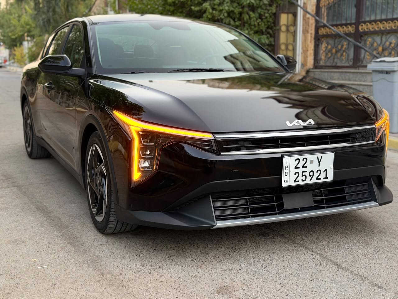 سلام عليكم للبيع فقط 
كي فور EX  2025 k4 بجم كبس 
محرك : 2000 دوش مرغوب
وارد : اميركا 
ماشيه : 15 الف 
مواصفات  Ex 
1_بصمة 
2_تشغيل عن بعد 
3_ بصمة ابواب 
4_ بصمة جنطه 
5_شاشه متصل حجم كبير 
6_فول قيادة ذاتيه مع تحديد مسار 
7_فول تحكم ستيرن 
8_تبريد متصل مع شاشه لمس 
9_منافذ شحن خلفية 
10_سايد بريك كهربائي 
11_مانع انزلاق 
12_نقط عمياء 
13 _ تحكم وضعيات قياده
14_رادار امامي وخلفي وجانبي 
15_فول حساسات توقف ذاتي 
16_لد امامي مع عدسات زنون
17_لد خلفي 
18_شحن واير لس 
19_كامره خلفية دقه hd 
20_ويل كب بلاد 
السياره عليها دوشمه كامله ارضيات وكشنات 
ولدات داخليه متغير 

مرقم اربيل كامل ( تحويل مباشر )

حادث سياره  
باب سايق مبدل وجاملغ مصلح ومصبوغ
بدون ايرباك بدون دواخل 
باقي سياره كفاله عامه ع اخير جديده 

مكاني:بغداد قرب علوه الرشيد يم القوس 
السعر : 171 وبيه مجال بسيط 
استفسار :*********** 
             :***********
