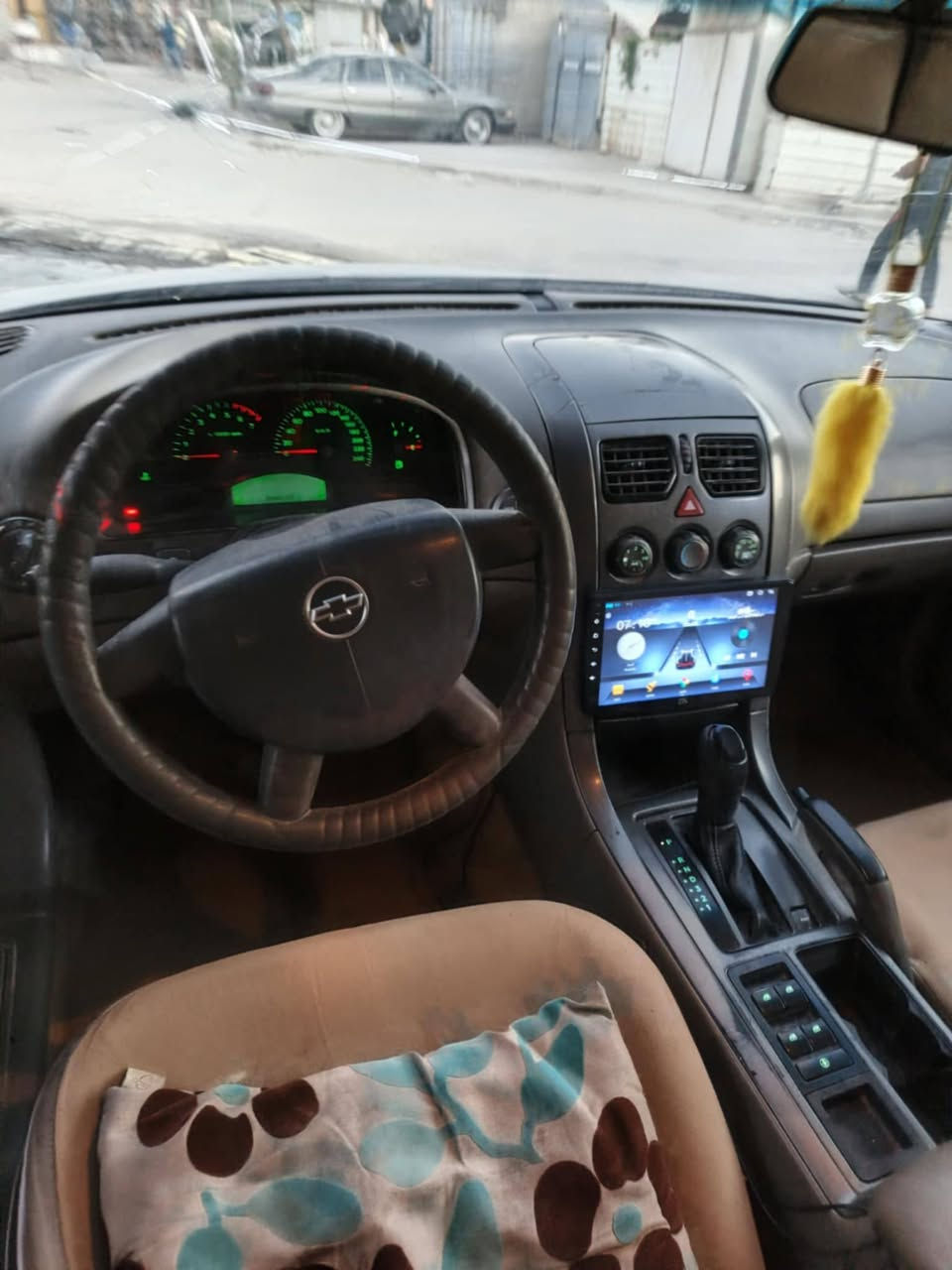 شوفرليت لومينا LS.2004
شوفرليت لومينا 2004 LS
محرك 6سلندر 3800
محرك وكير مكفولات 6سلندر 
رقم انكليزي باسمي 4ارقام مميز  
هسه بعدها مامنتهيه 
محركها نشط شلعه قويه خير من الله 
دواخلها نضيفه 
لايت زنون شاشه كار بلي دواخل نضيفه 
تخم تاير بعده بظمان 
تبريد عوزه راديتر 
حداديه ٧٠٪
كهربائيات كلها شغاله ومابيها مشاكل كيج بانزين رون كيلومتر درجة حراره 
مراوح جدد 
جامه جديده 
عمبار بريك رئيسي اصلي وكاله 
سياره ماشيه 208الف 
كلشي بلادي بيها 
سنتر لوك شغال مع جنطه  
ابيع شرط تحويل ماتبقه باسمي اسوي وياك عقد مروري وخلال شهر اداورلك غيرها مابيع 
مكان سياره بغداد 
سعرها...؟راسلني خاص او اتصال او وتساب 
***********
واتساب اتصال
