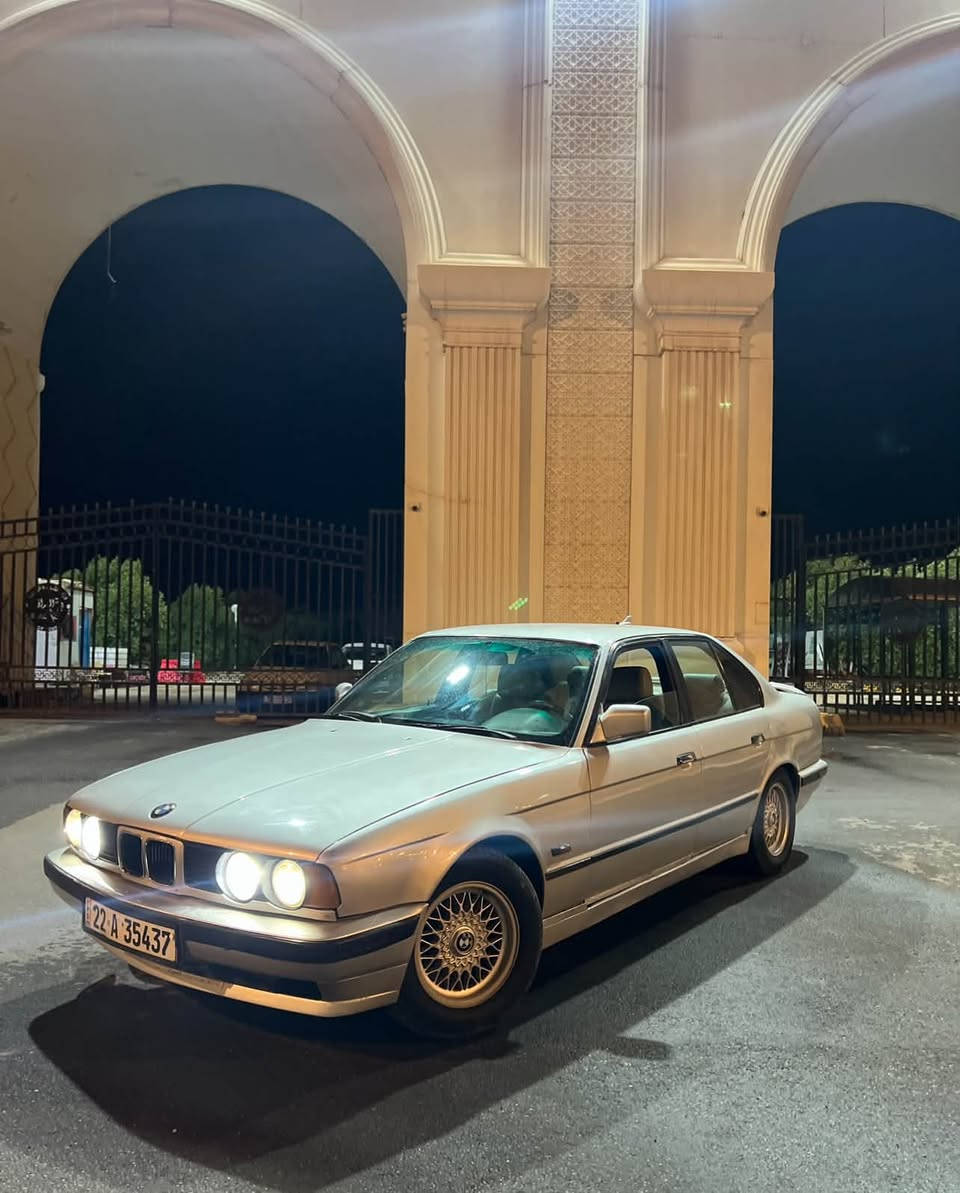 سلام عليكم
مسكر 535BWM

(بيع أو مراوس)

موديل 92اصل

سياره حلوه 

كير ومحرك شرط  

تخن تاير نضيف 

صدر امامي خلفي  

ضفاير نضيفه ما مجطله 

لايت زينون

مصبوغه جماليه فقط

باقي التفاصل موضحه بل صور 
 
رقم أربيل إنكليزي ورعيها عربي 

مكان السياره كربلاء  

السعر 58وبيهال مجال للشراي 

اخي اذا ما تعجبك اعبر المنشور كلمن بل يصرفله 

الاستفسار ***********
