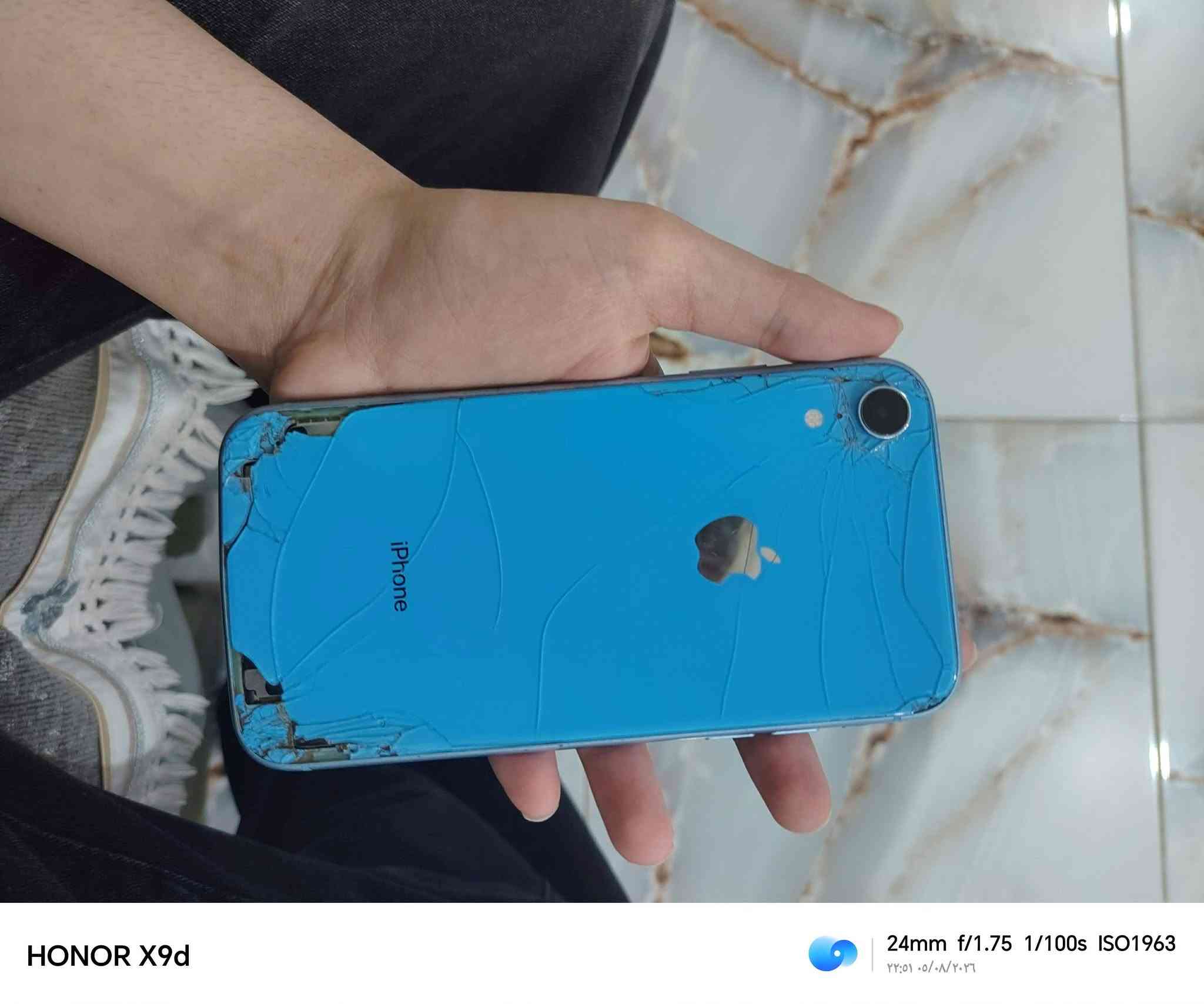 سلام عليكم أيفون اكس ار ذاكرة 128 بطارية 79 امبدل فقط شاشه وضهر مكسور سعره 100 وبي مجال للاستفسار عل رقم‏‪***********‬‏
