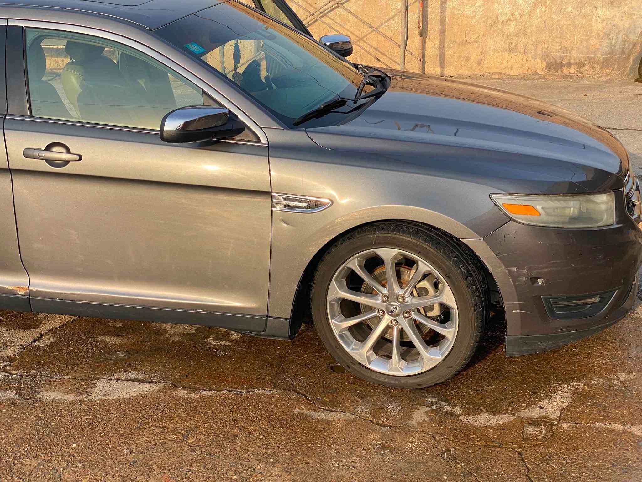 فورد تورس ٢٠١٣ للبيع
خليجي وكاله نيفا
١٤٣٠٠٠ ماشيه
بيه صبغ الباب الايمن والخلفي بدون حادث
موصفات لمتد
سيرفس كامل 
تخم تاير
صدر جيد 
باتري جيد
جاهزه من كل شي
تبريد ثلج
السعر 120$ وبيه مجال
***********
