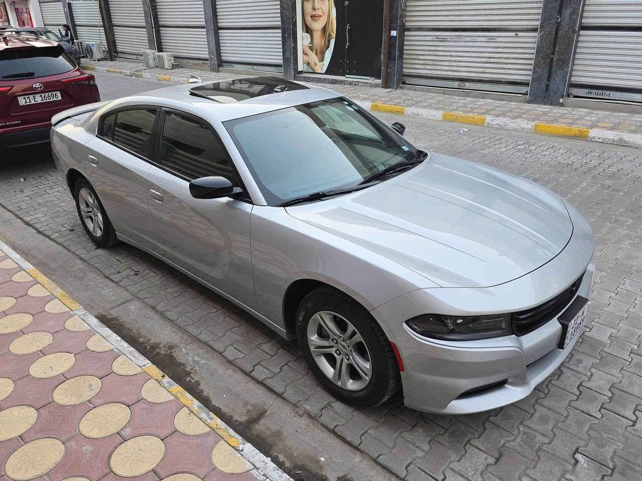 السلام عليكم للبيع 

دوج جارجرsxt  بلاص موديل 2023 

‏( LAST CALL) الاصدار الاخير 

مكينه 6سلندر 3600

اللون: سلفر

34500 الممشى فقط 

(((((حادثها باب خلفي وجاملغ وصور السونار بلمنشور )))))

كشنات حضن 

كشنات كهرباء 
 

شاشة أمامية كبيرة 

كامرة حساسات خلفي 

نظام ملاحة (Navigation)

تشغيل عن بعد

فتحه سقف 

إضاءة LED + لايت عدسة

السيارة بعده ع وضع الشركة 

حتى طخم تاير جديد جواه 

دهن فلاتر كله وكاله 

سنويه جديده باسمي 

تحويل مباشر 

رقمها  اربيل 
 السعر٢٦٠٠٠ الف دولار يعني٢٦٠ وكلشي بلسوك موجود
مكان السياره قرب شقق بسمايه 
مكلف بلنشر
***********
