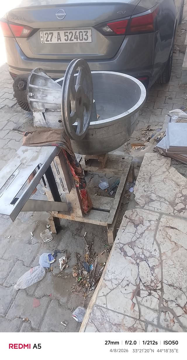 السلام عليكم عجانه للبيع المكان بغداد الحريه السعر 225 للاتصال ***********
