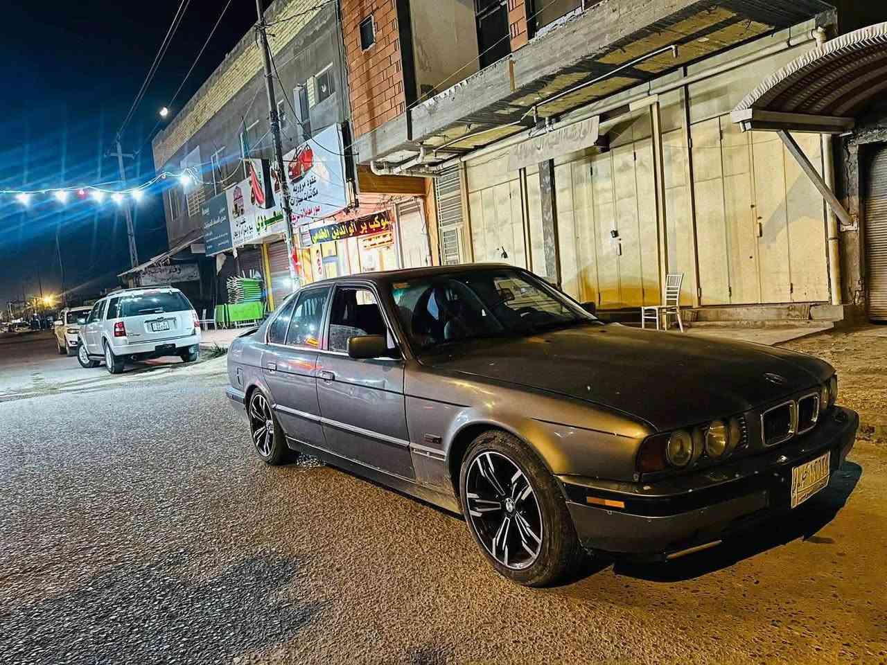 السلام عليكم مكلف بالنشر لتواصل مع ابو عيسى المسعودي
BMW 1992
525 مسكر عدل 
حدادة 100%  (عربانة خلفية ، اكسل ، گاردن ، دبلات 4 كله حاوية شادة جديد )
ظفيرة بلادية 100% 
كهربائيات كلها شغالة ع الاطلاق بلا أي نقص 
جام و فتحة ، تبريد ثلج 
منظومة ماء كلها جديدة ، راديتر + مروحة + ماء زيتي 
الحماوة مع التبريد وهي واگفة ما توصل جوه النص 
يعني انسى الحماوة خلاص 
منظومة احتراق كلها جديدة (بلكات ، تخم بخاخ ، آيسي ، ايرفلو)  كله جديد 
مكفولة من الضربة 
دبل چكمكة ، دبل ايرباگ 
دواخل كله نظيف ، دوشمة سقف ، كشنات جلد ، دشبول ما مزلوغ 
عقل جديد 
تخم تاير جديد ، ويل رياضي  17 شاده سعره (4 اوراق) 
دوسات مسويهن عمل حديد 
بچم كامل جديد لايت اصفر نهار 
كل اللي حچيته شرط الفحص 
رقم بغداد ابيعلك بعقد مروري تحويل مباشر 
مكاني بابل / المدحتية 
*********** واتساب 
*********** اتصال 
السعر 66 وبيها مجال
