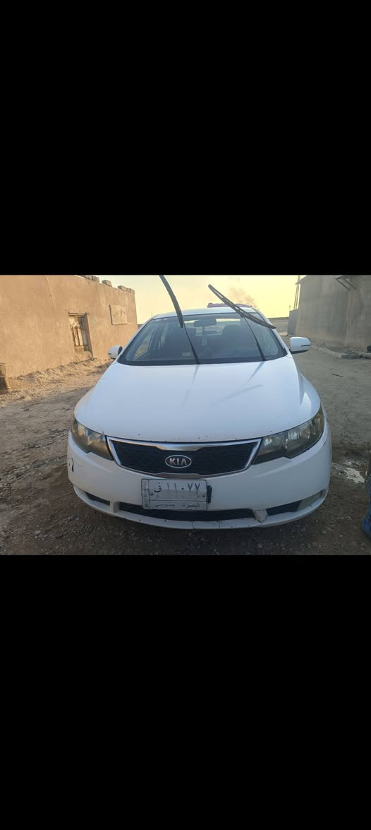 كيا سيراتو خليجي مديل 13 مكينه 1600
سياره نضيفه حلوه بيها صبغ بل باب مال سايق 

وبيها طخه وليسه ضربه قويه بل باب وره صدر موضح بل صوره سياره طابوكه شادلها جديده حداديه جديده وبيها بعض شخوط تروح بوليش الان سياره مديلها قديم سنويه منتهيه 22 السعر 85 وبيها مجال قليل *********** موجود وتساب رصيد فيس بوك
