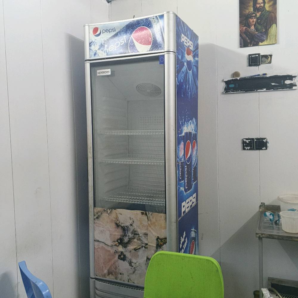 غراض مطعم للبيع.. سنك+كريل بركر مزدوج فنكر+عارضه +قلاية فلافل+ميز ستيل حجمه الارتفاع95طول مترتين العرض85
جام خانة فلافل 
مقبول المفاوضه 