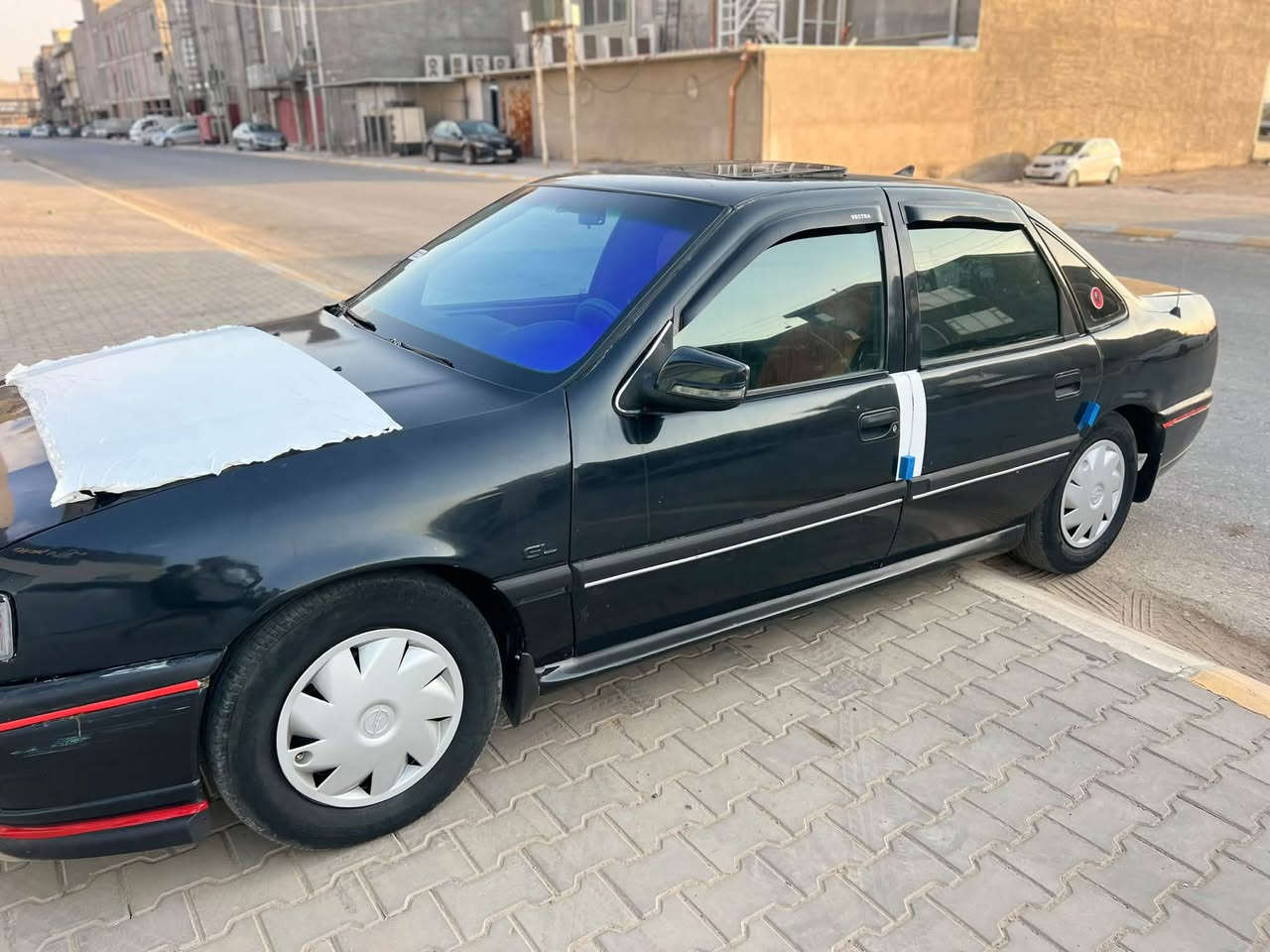 السلام عليكم 
للبيع أوبل فكترا موديل 91 محدث 95 بجم عريض فتحة سقف رقم 26 صلاح الدين دولي بسمي هزه/سنوية/رقم جديد محرك 1600 شرط بدون تنقيص او تبخير كير عادي بطاين 4 نظيفه دوشمه جديده دشبول جديد كهربائيات شغاله صبغ عام سعر34 وبيها مجال مكان السياره صلاح الدين تكريت للتواصل ***********
