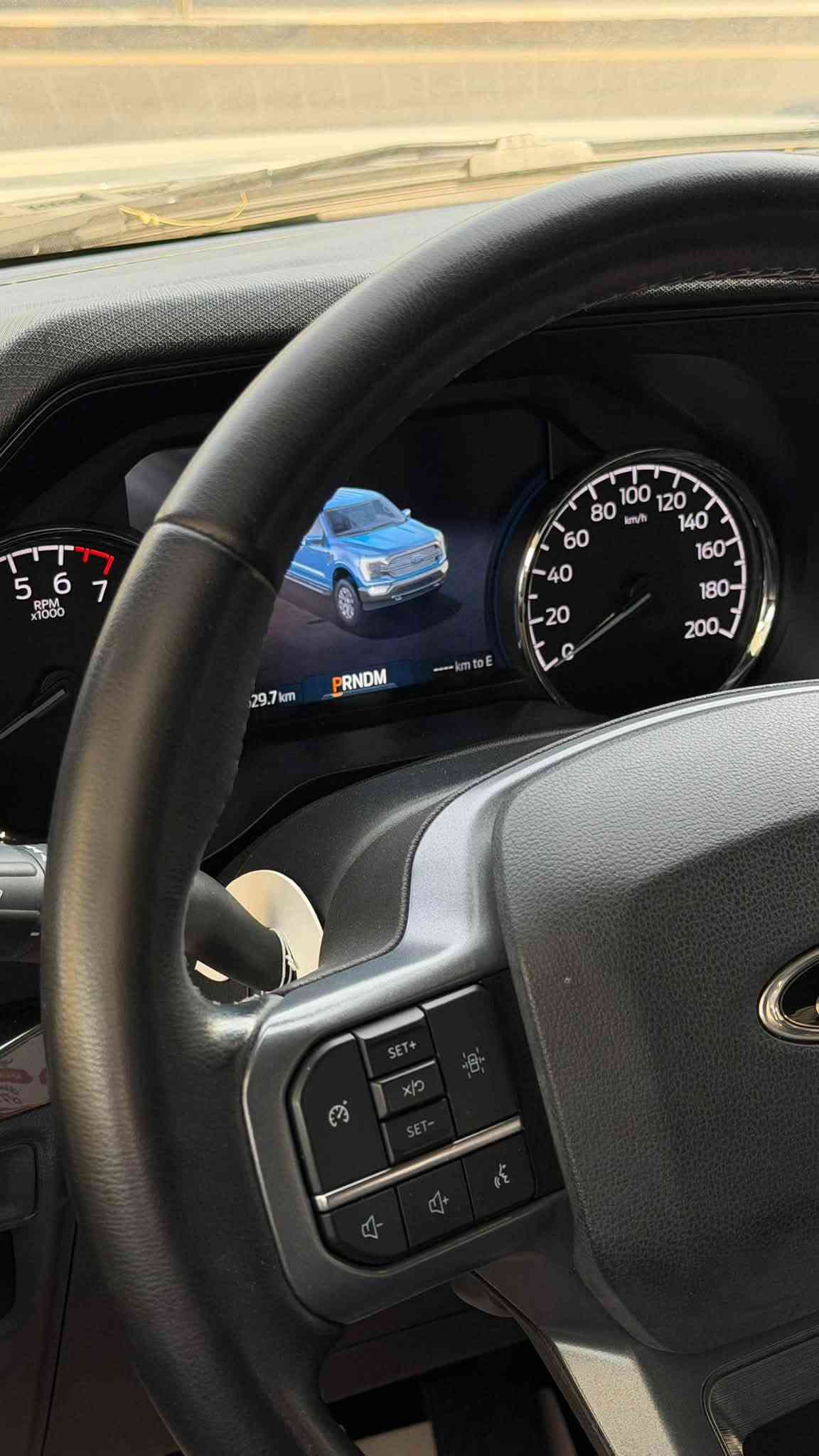 السلام عليكم
F150
xlt
موديل2023
سيارة كلين جديدة تحويل مباشر بأسمي 
الممشى 32000 كيلو 
عنواني بغداد الجادرية 
السعر 36000$ 
اي استفسار ***********
