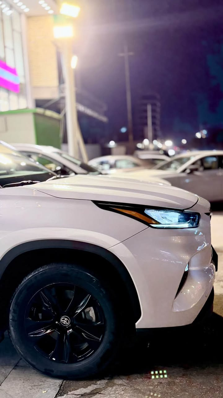 هايلندر 2024 بلاك اديشن
مغلفه ppf 
داخل جلد 
ممشاها 29 الف كم
كفالة عامة 
بغداد المنصور او السيدية
اي استفسار ***********
