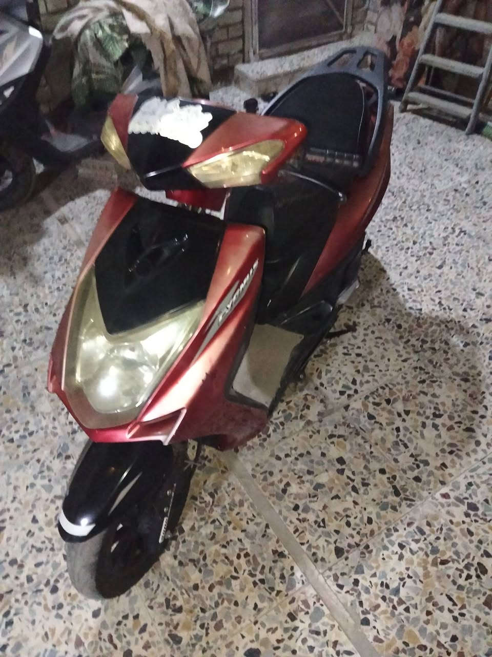 سلام عليكم دراجه سكنس شمعه دراجه شلعه ومعدل تشك الكاع لايت عالي ناصي بك لايت شغال بس الاشاير رايدلهن كتف سعر الدراجه 600 وبيهه مجال حك الجيه للاستفسار *********** مكان الدراجه بغداد الزعفرانيه قرب سده الوليد
