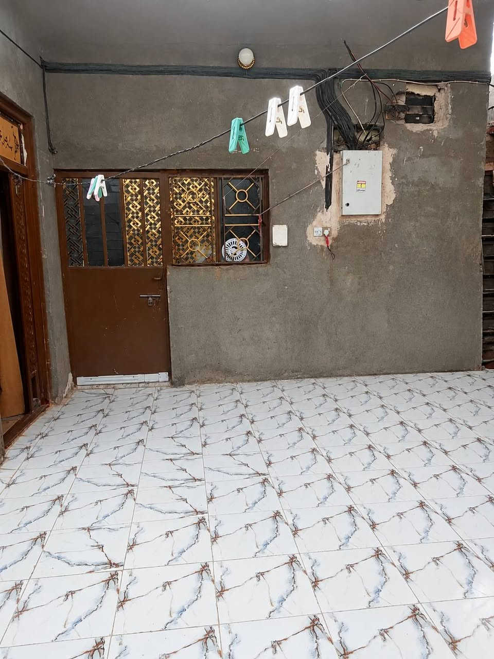 دار للــــــــــبيع
غرف نوم ٢/صاله/ مطبخ/ صحيات داخليه وخارجيه @واستقبال/ حديقه وكراج

المساحه ٢٠٠متر /زراعي

بناء بلوك /طابق  

العنوان/الدفاس قريه العزه بضهر الاساله مال ماي

السعر/٥٥
الرقم الاستفسار ‏‪***********‬‏

