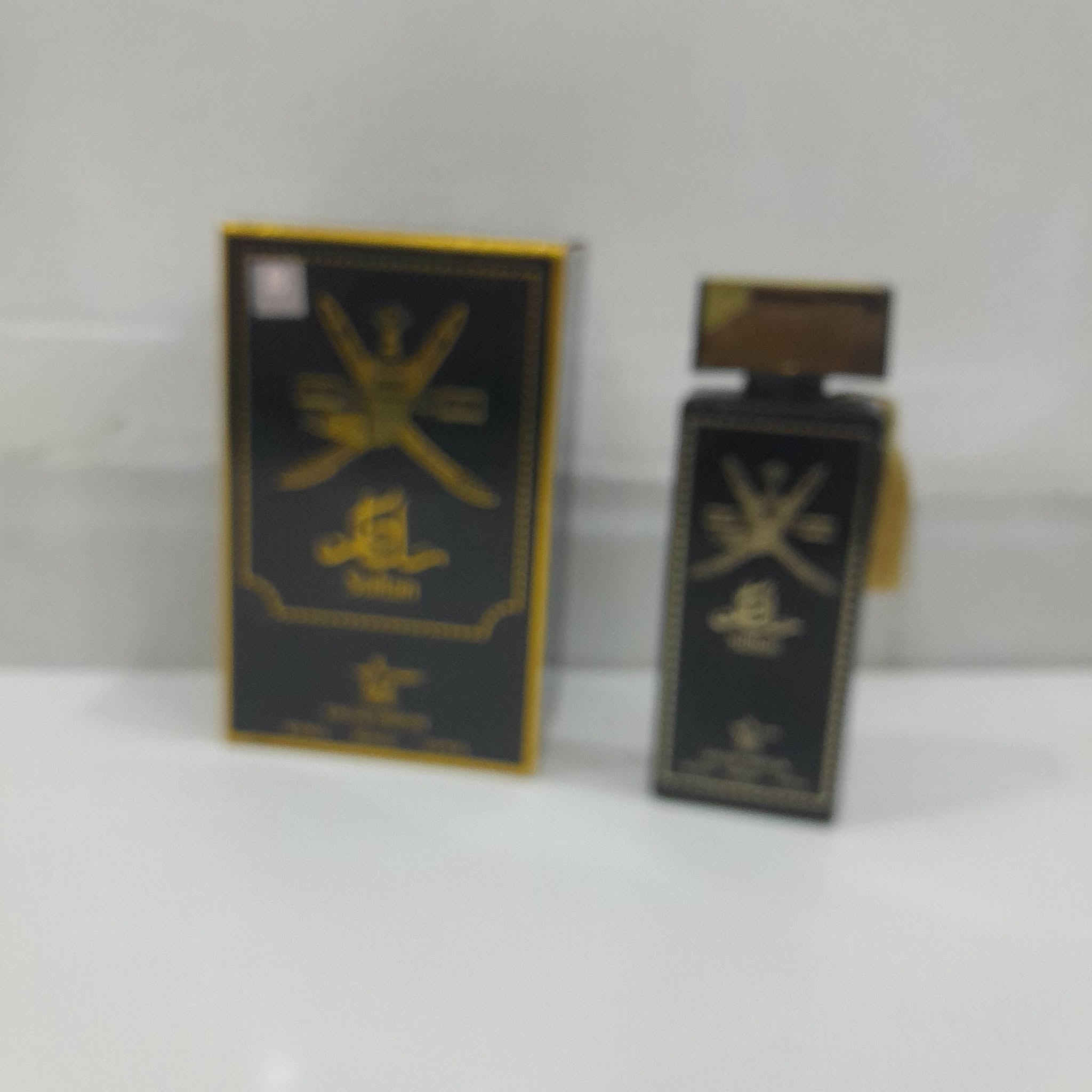 السلام عليكم اخوان عطور متنوعه مسوين عليها عرض القطعه ١٠٠٠٠ ألف دينار  واكو توصيل للإستفسار واتساب ***********
