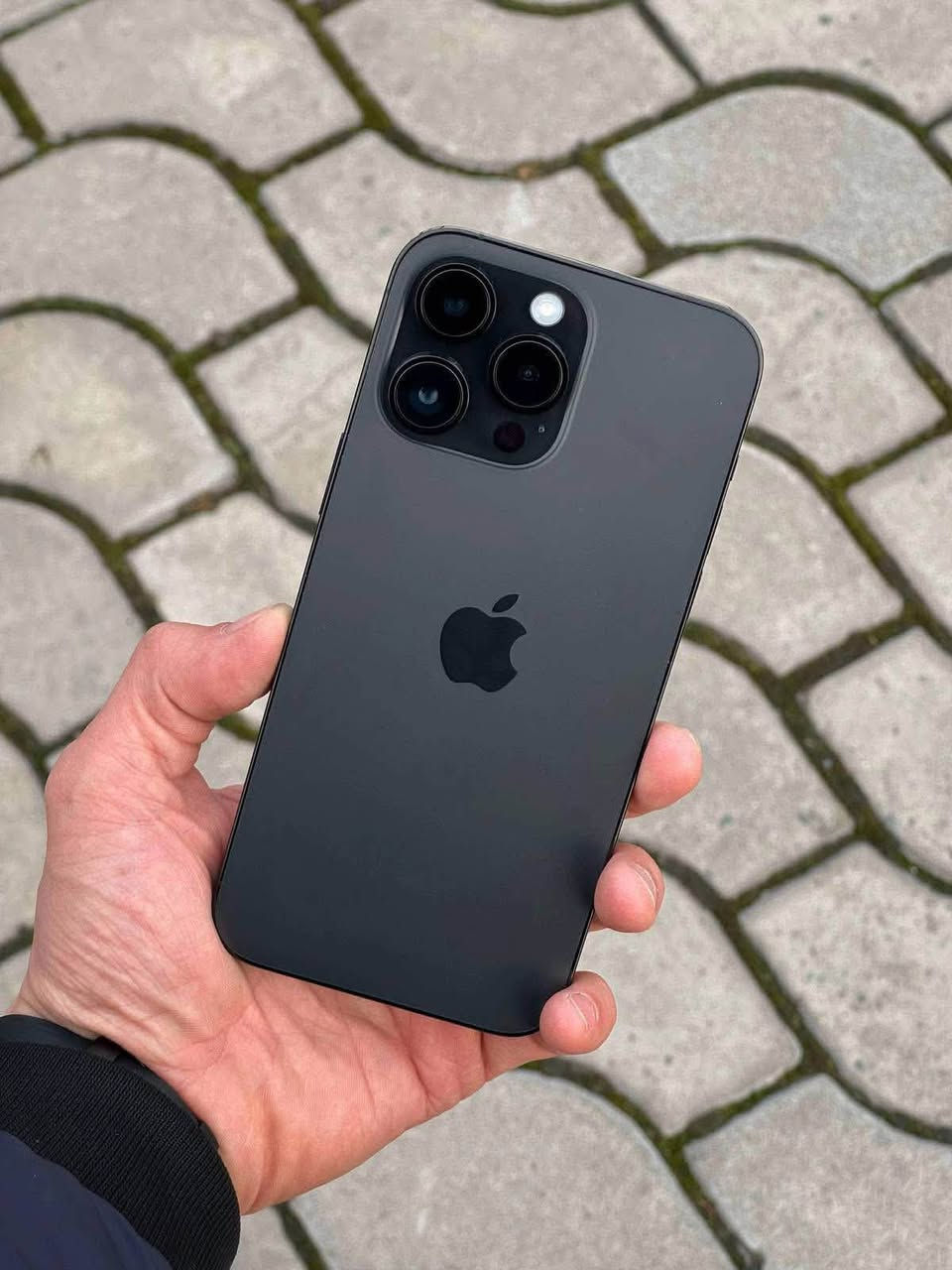 ايفون 14 بروماكس (iPhone 14 Pro Max) للبيع 
الذاكرة: 256 جيجابايت
اللون: أسود.
البطارية: 79 
ويا الكارتون مالته والجهاز نظيف.
الجهاز تك سيم عربي ماستر
💰 السعر:830 ألف دينار.
*********** 
للمكان والتفاصيل كاملة يرجى المراسلة على الخاص 📥
