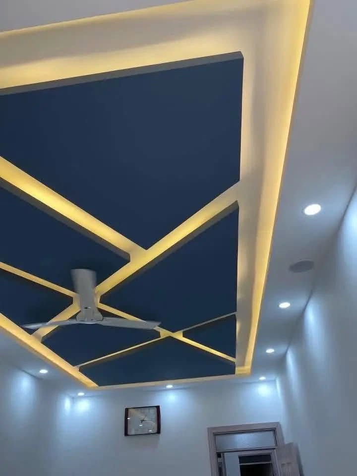 دار للبيع 🏡

المكان / قادسيه حي الشهداء شارع 30م ع حديقه 
امام الدار حديقه عامه 
المساحه /   150م وجه 7.5 م ونزال 20 م
طابقين 
بناء حديث فوول ترتيب شغل مهندسين 
اربع غرف نوم واستقبال وصاله وسطيه ومطبخ 
حمامات داخليه وخارجيه 
السعر 150 مليون قابل للتفاوض 
للتواصل عام *********** او ***********
ملاحظه / التفاوض حصوا مع صاحب الدار

نص مكتوب في الصور:
- 19
- LTE
- ٧:٥٣
- Barron
- اليوم 1:55 م
- مراسلة Barron...