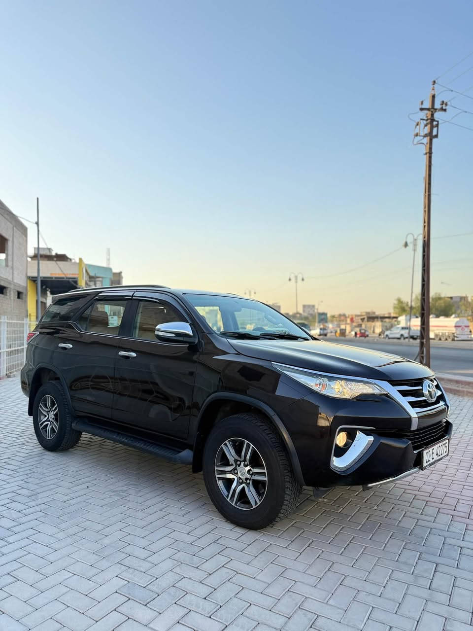 السلام عليكم تويوتا فورتشنر. 2015 فور ويل السيارة مكفولة كفالة عامة من الصبغ فقط الدعامية اوجراد بسيط بالبنيد والقمارة ماشية 109 سبير منازل مكينه كير بلاد شركة سعرها 203 بيها مجال بسيط بسمي سنوية اوهزة جديدة مكانها بلديات ***********اللون جوزي
