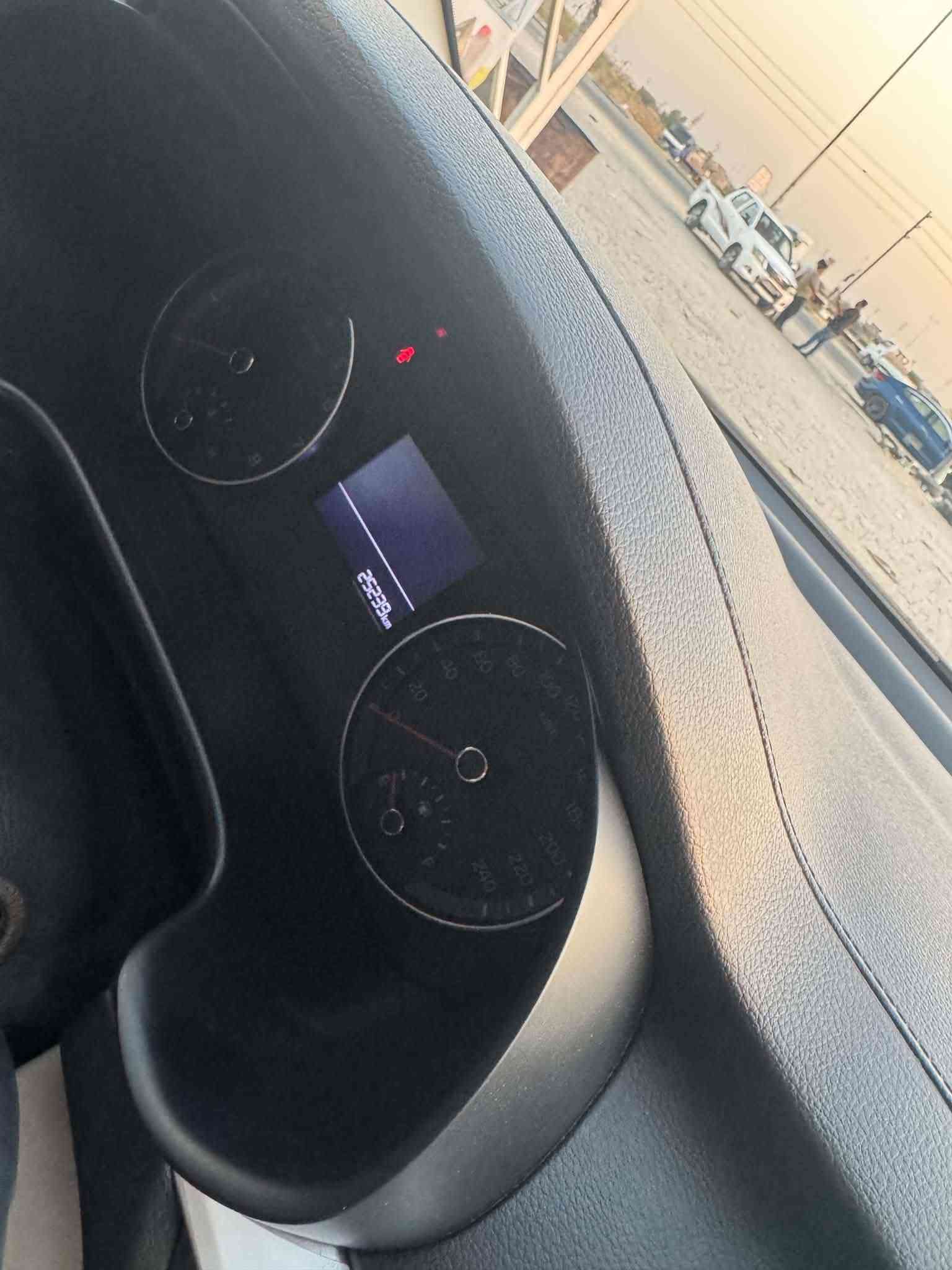 سيراتو موديل 2024 خليجي مكينه 2000 داخل لونين قطعتين تبريد رقم أربيل تحويل أو وكاله 
ماشيه 23 الف بعده بريحة الشركه 
بيه شخط ب الباب وكم حالوبه ما يبين فقط مكفولة من الصبغ 
السعر 163
مكان واسط العزيزيه 
***********
