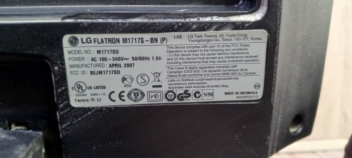 شاشات عرض LG العدد ٣ قطعتين حجم ١٩ بوصة وقطعة ١٧ بوصة الملحقات كيبل بور ..
السعر للقطعة ١٥ الف مكاني بعقوبة موبايل ***********

