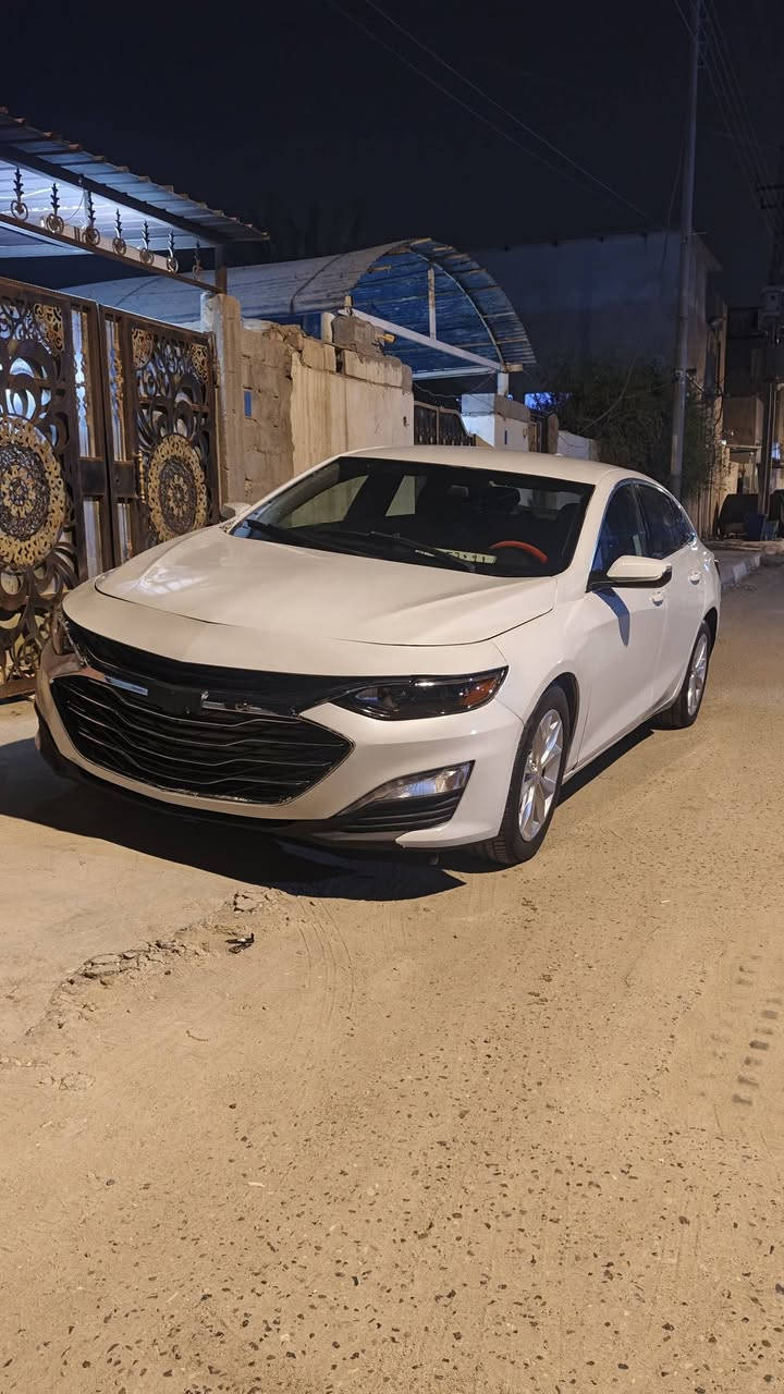 ماليبو 2020 جاهزه من كلشي بيع او مراوس حسب القناعه
رقم بصره    ٩ اشهر وتصير حره   1500تيربو
مصبوغه عام فرن تغيير لون من سلفري للأبيض
تبريد حداده جدد گير مكينه كفاله
الي يريد يشوف حادثها يراسل واتساب 
ورجاءً بس الشراي يتصل 
المكان بصره السعر ٦٨ وبيها مجال حك الجيه
***********
