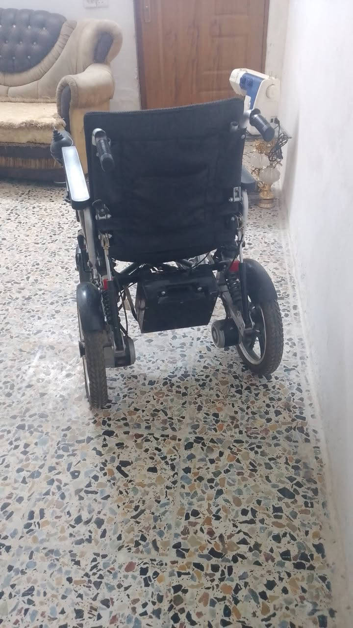 عربانه شحن نضيفه حيل وغساله 225الف ومكينه خياط 125وبيهن مجال العنوان سبع البور هاتف ***********
