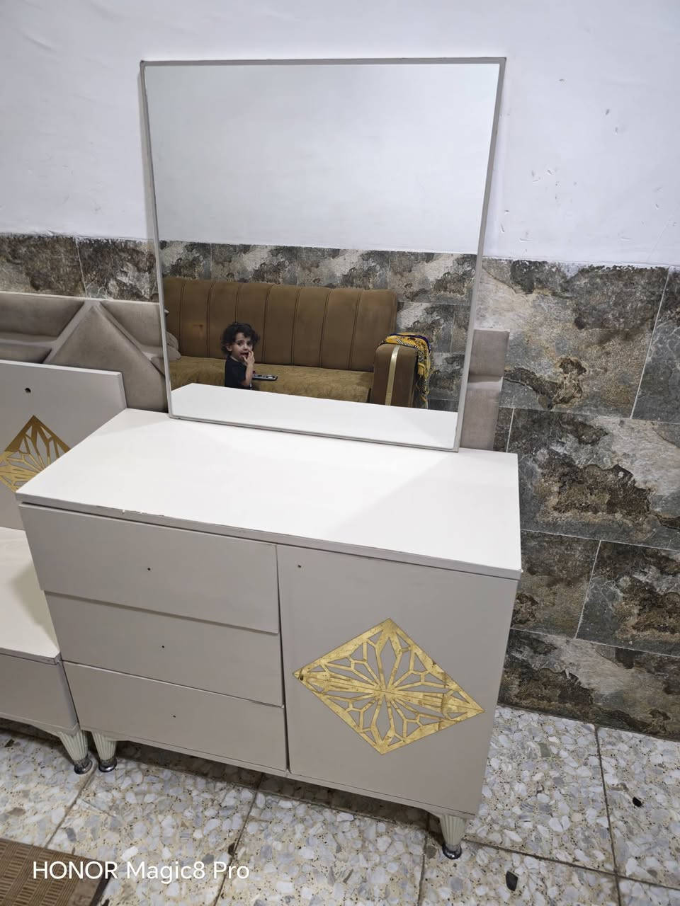 سلام عليكم اخوان غرفه نوم تركيه 5 قطع سعر معه نقل ونصب 325 الف اي استفسار رقم *********** ملاحظه ملاحظه الكنتور ما بي ولا ضرر
