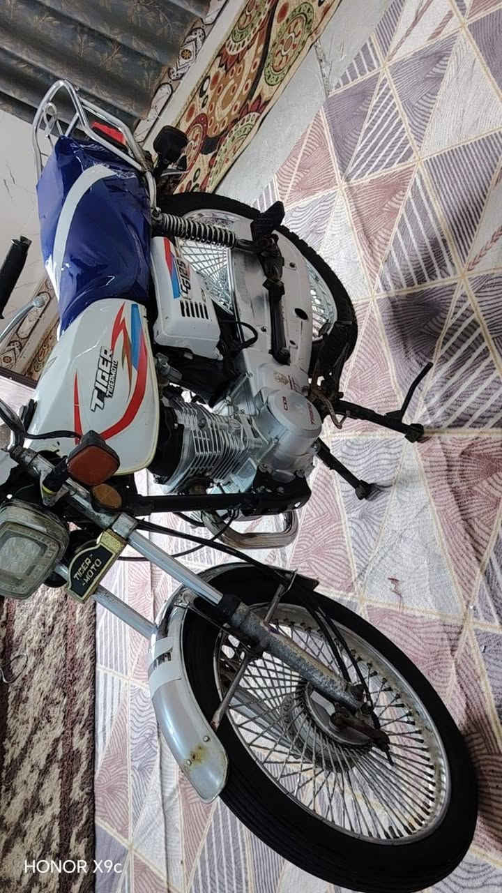 تايكر • ٢٠٢٢ • اوراق اصلية