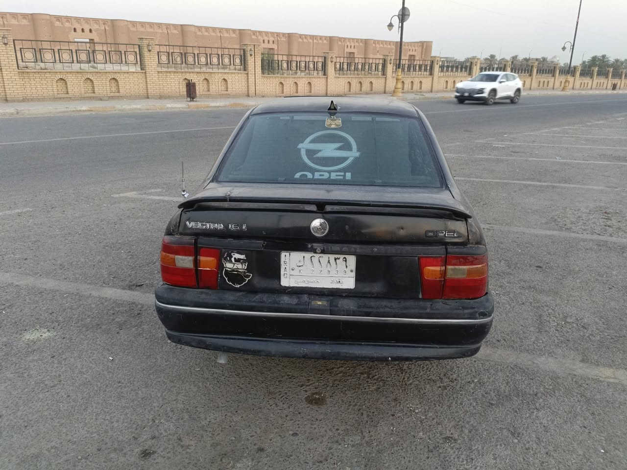 سلام عليكم
فكتره محرك 1600 قايش عريض رقم بغداد دولي بس تبدل لوحات سنويه لل 29 سعر 27 

***********
