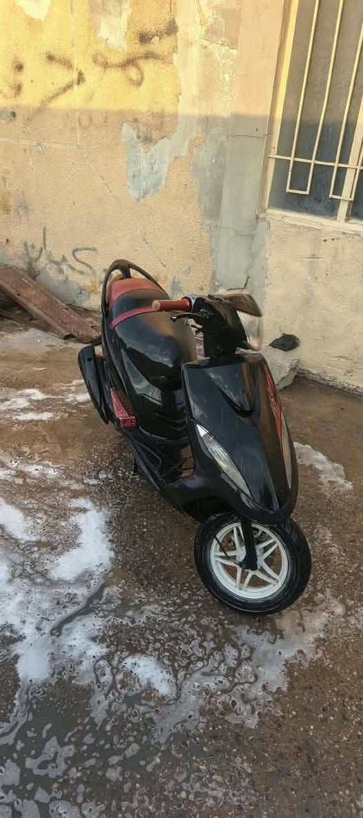 دراجة ماگس عدله بلاديه برغي ما مفتوح بيهة مكينه ناعمه صارلهة 5 اشهر نازله  رمبه يعني جيب اي فيتر ابالگ وفحص   كاملاه من كلشي نكرة سلف سعر 650 وبيهة مجال للشراي فقط دراجه خير من الله 
الاتصال *********** .مكان بغداد منطقة المعلمين قرب مرگز الشام
