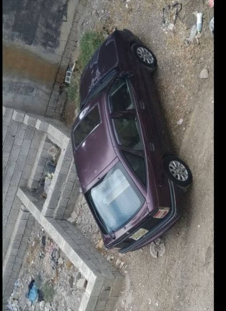 اوبل فكترا موديل 93
محرك 18 اوربي جديد صار سنتين مشدود 
گير ومحرك بشرط 
تبريد ثلج ويه السويچ بدون حماوة شرط التراي 
قفل مركزي بلادي+ فتح وقفل ريمونت 
ABS بلادي شغال 
٣ جامات كهرباء والرابع نقصها ماطور 
مرايات كهرباء شغالات+ كهربائيات بشرط 
السيارة على وضع البلاد. بيها جراد واضحة بالصور 
اقتصادية بصرف البنزين حتى ويه التبريد 
كومبريسر تبريد أوبترا اضبط من البلاد 
داخل بيجي نظيف جداً دشبول جديد 
السيارة أكثر من 12 سنة يمي مداريها كلش 
مكان السيارة قضاء كفري (***********)
