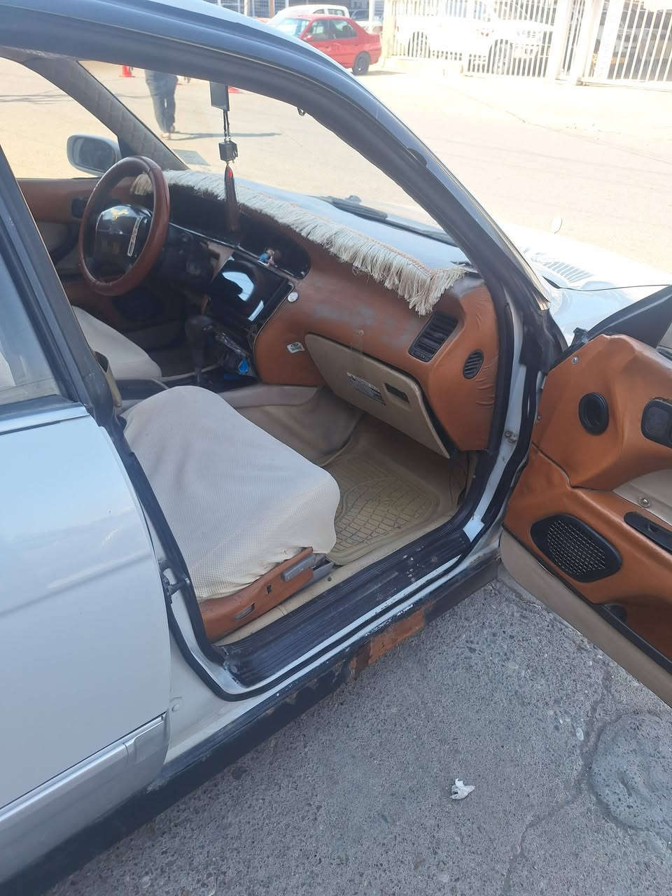 سياره بطه موديل 93 رقم نينوى انكليزي السعر 55بيها مجال رقم الهاتف ***********
