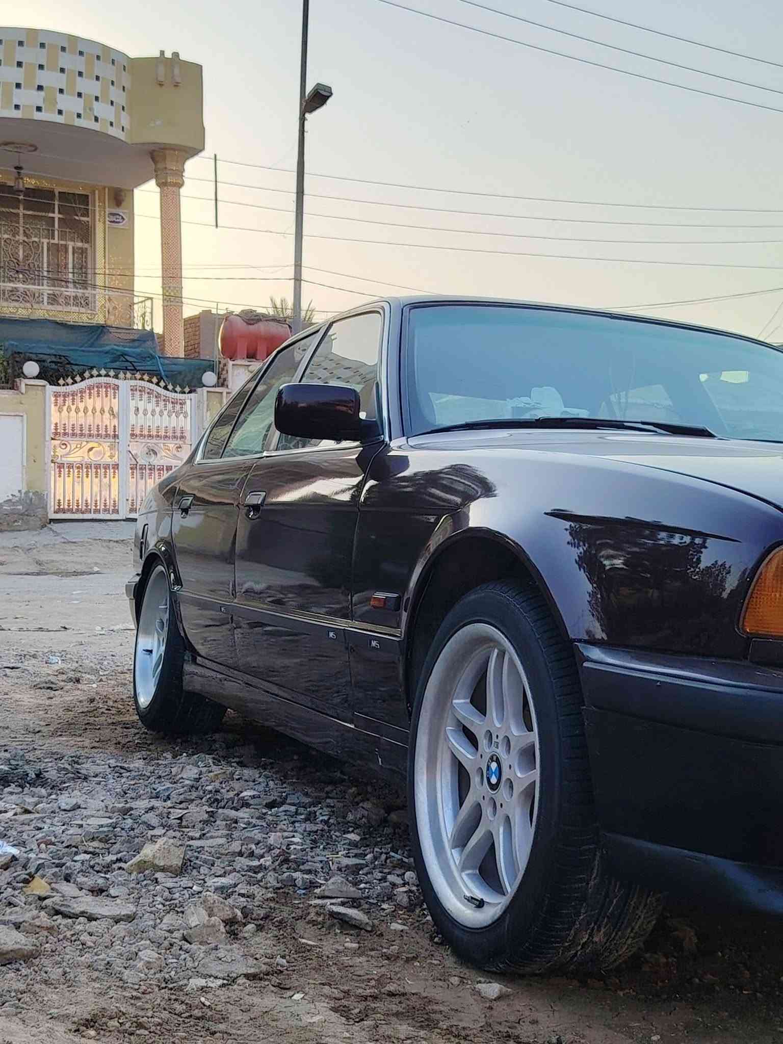 السلام عليكم 540.8V✈️ للبيع او مرواس حسب القناعه 
موديل 91 سياره اصل 535 مكينه وكير تمسح مكينه وراد ياباني بحيث لحد الان دهن اصفر مكينه وكير واحدايه وكسل قفل شرط فحص ترايك 240 رون 4 سياره جاهزه غرفه جلد وراد امريكي بجم عريض دعاميات ام ويل ام سنتر لوك شغال كهربايتة كله شغله 4 جام شغال ليت زنون ابيض عالي وناصي سياره كفاله ما ذب عليه ربع فقط غاز لتبريد سياره شلعه وتاير وبطانش شك لكاع  رقم بغداد تحويل ثاني يوم لون مميز باذنجاني ع كرزي مصبوغه لجماليه مكفوله من كلشي سياره مال جناي معمره تعمير مال جناي متعوب عليه كلشش السعر 70 وبيه مجال بسيط   
عنوان بابل الحمزة الغربي 
رقمي *********** 
***********
